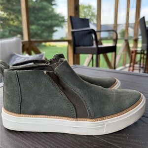 Tom’s Bryce sneakers